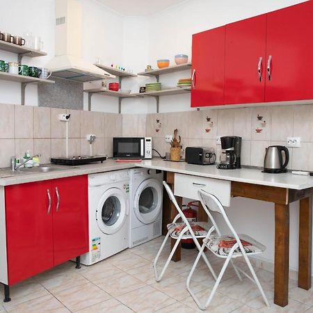 Cosy Apartment In City Centre Oradea Exteriör bild