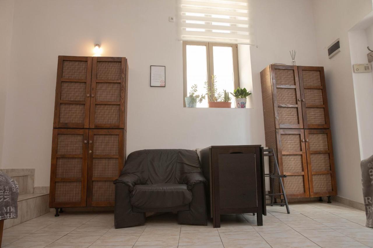 Cosy Apartment In City Centre Oradea Exteriör bild