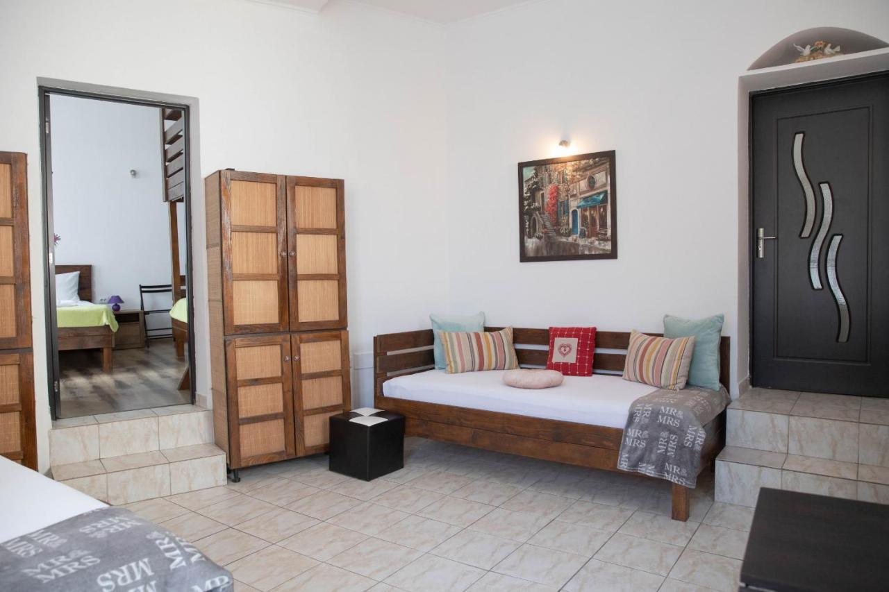 Cosy Apartment In City Centre Oradea Exteriör bild