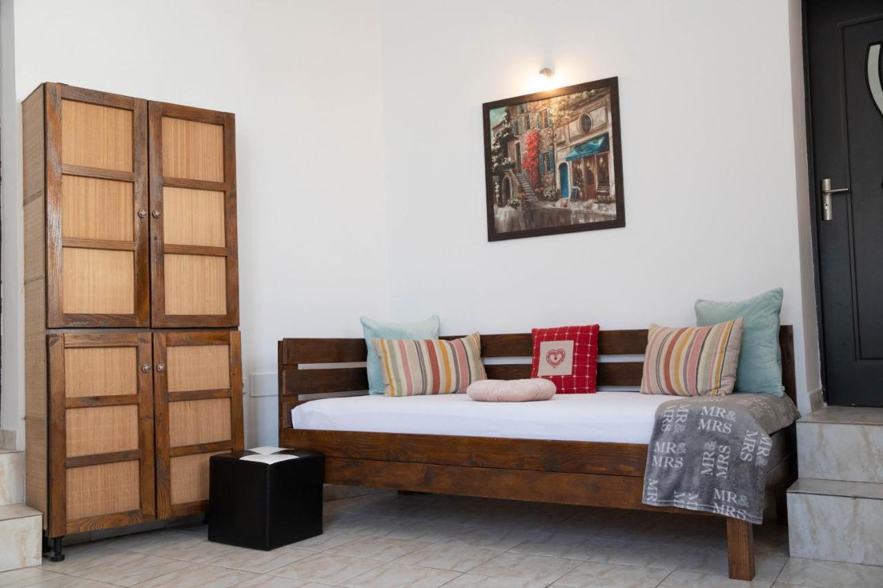 Cosy Apartment In City Centre Oradea Exteriör bild
